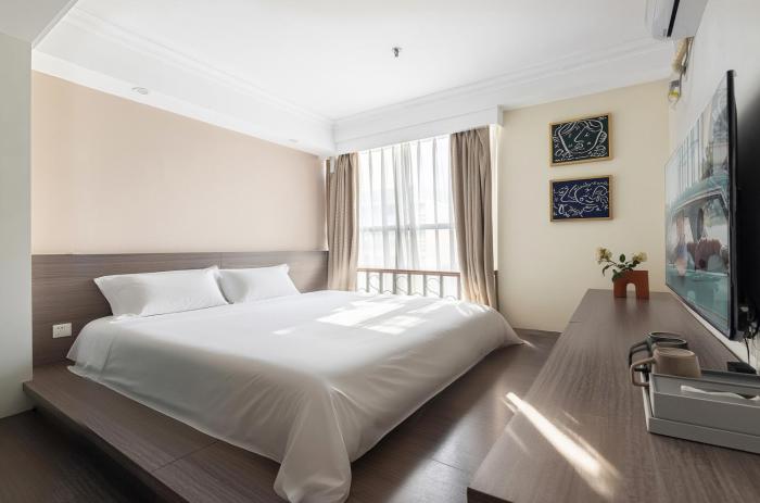 vaninn guangzhou step out to beijing road pedestrian street gongyuanqian and beijing road metro canton fair