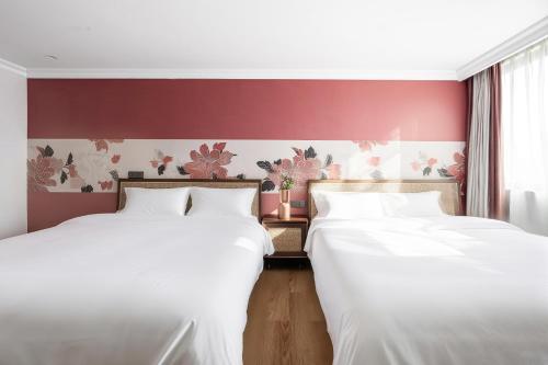 vaninn guangzhou step out to beijing road pedestrian street gongyuanqian and beijing road metro canton fair