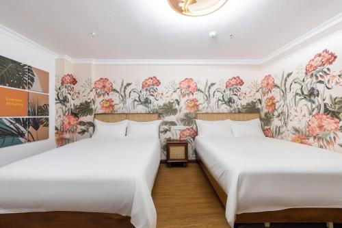 vaninn guangzhou step out to beijing road pedestrian street gongyuanqian and beijing road metro canton fair
