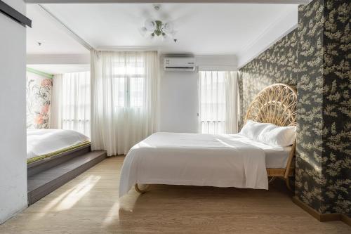 vaninn guangzhou step out to beijing road pedestrian street gongyuanqian and beijing road metro canton fair