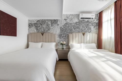 vaninn guangzhou step out to beijing road pedestrian street gongyuanqian and beijing road metro canton fair