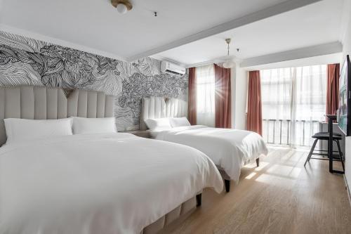 vaninn guangzhou step out to beijing road pedestrian street gongyuanqian and beijing road metro canton fair
