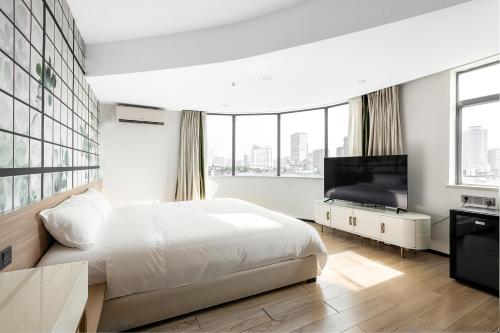 vaninn guangzhou step out to beijing road pedestrian street gongyuanqian and beijing road metro canton fair