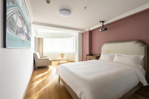 vaninn guangzhou step out to beijing road pedestrian street gongyuanqian and beijing road metro canton fair