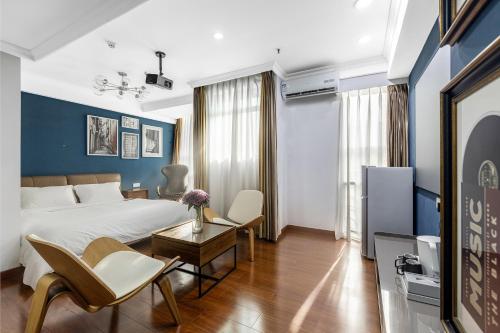 vaninn guangzhou step out to beijing road pedestrian street gongyuanqian and beijing road metro canton fair