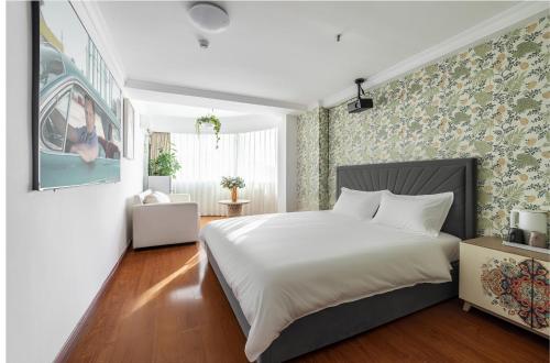 vaninn guangzhou step out to beijing road pedestrian street gongyuanqian and beijing road metro canton fair