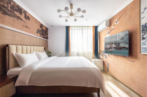 vaninn guangzhou step out to beijing road pedestrian street gongyuanqian and beijing road metro canton fair