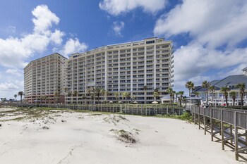 beach club condos