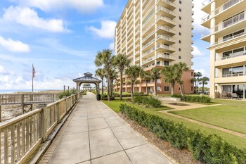 beach club condos