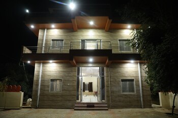 eagle farm stay pushkar