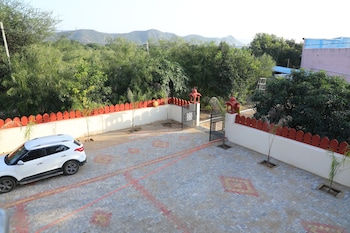 eagle farm stay pushkar