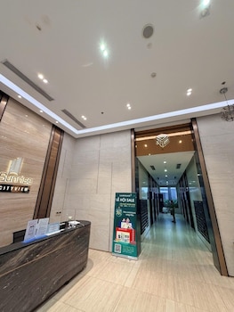 Sunrise High Floor Pool Ben Thanh Gym,,4 star