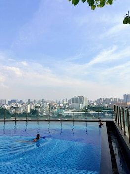 Sunrise High Floor Pool Ben Thanh Gym,,4 star