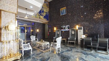 deluxe indulgence hotel and suites