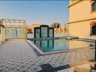 pink mahal hotel and resort