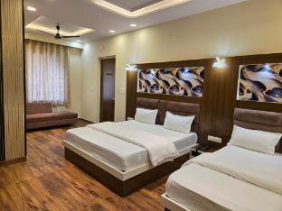 pink mahal hotel and resort