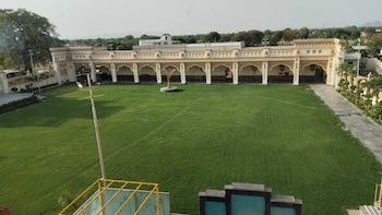 pink mahal hotel and resort