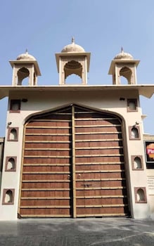 pink mahal hotel and resort