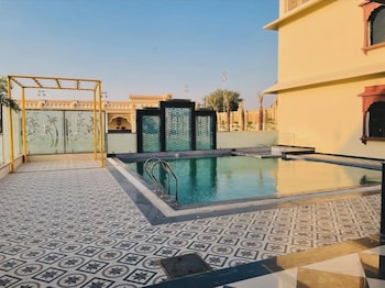 pink mahal hotel and resort