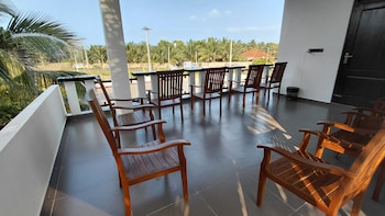 Nilaveli Royal Paradise,,3 star