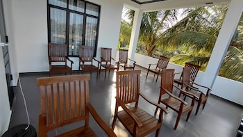 Nilaveli Royal Paradise,,3 star