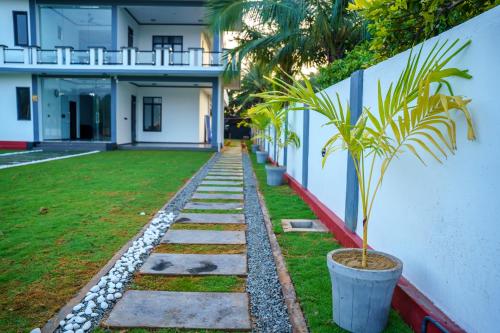 nilaveli royal paradise