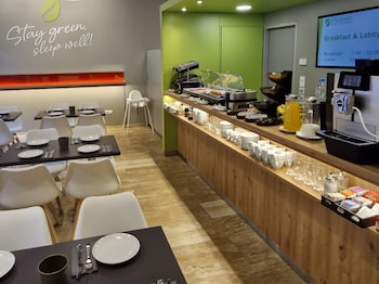 B40 Green Apartrooms,Baross Utca 40,3 star