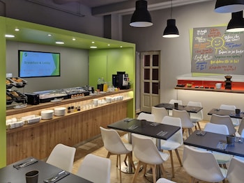 B40 Green Apartrooms,Baross Utca 40,3 star