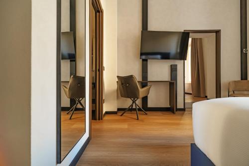 Cavour Suites,,3 star