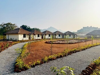 Echoes Of Hampi,,2 star