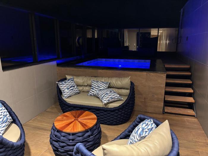 vhome flat hotel