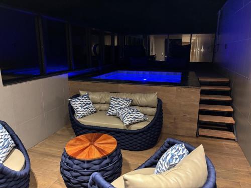 vhome flat hotel