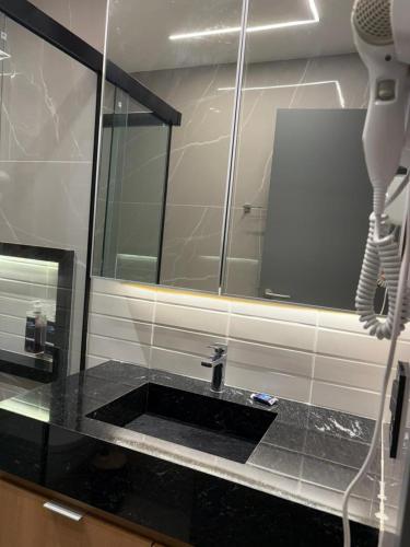 vhome flat hotel