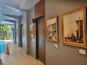 Hebe Hotel Hostel & Hospitality Network,,3 star