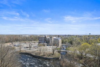 Tri Century Mill Suites,,3 star