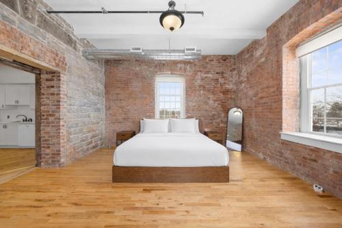 Tri Century Mill Suites,,3 star