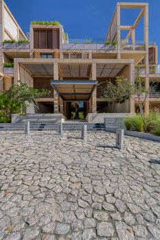corasol modern apt with terrace