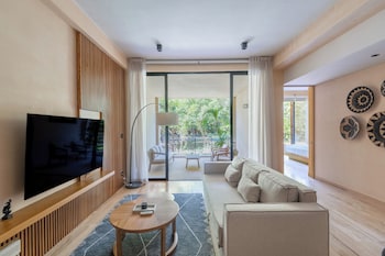 corasol modern apt with terrace