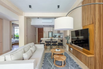 corasol modern apt with terrace