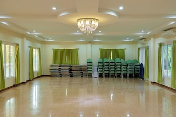 The Peak Resort Chaiyaphum,,2 star