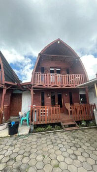 Quen'z Cabin,,2 star