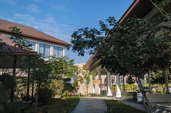 nowal naturecare resort