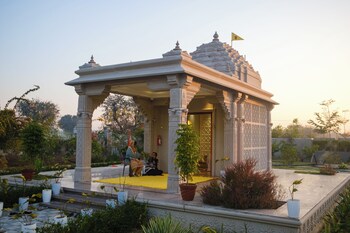 nowal naturecare resort