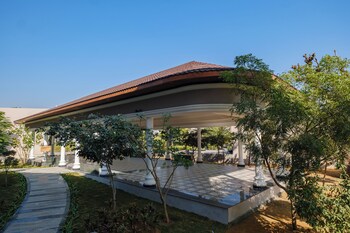 nowal naturecare resort