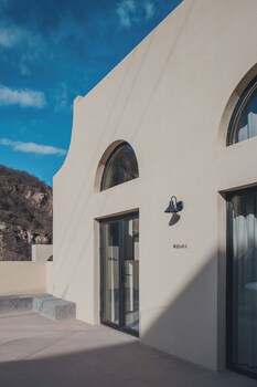 ubaia hotel