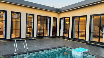 finding life house by jumbo holidayz
