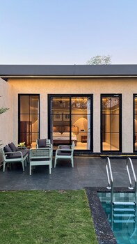 finding life house by jumbo holidayz
