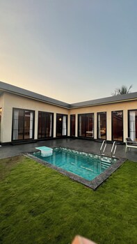 finding life house by jumbo holidayz