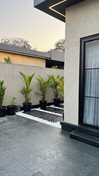 finding life house by jumbo holidayz