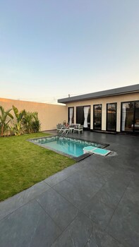 finding life house by jumbo holidayz